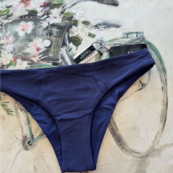 LAST PRICE🍒🤍TAVIK reversible swimming bottom 💐 - Picture 5 of 7